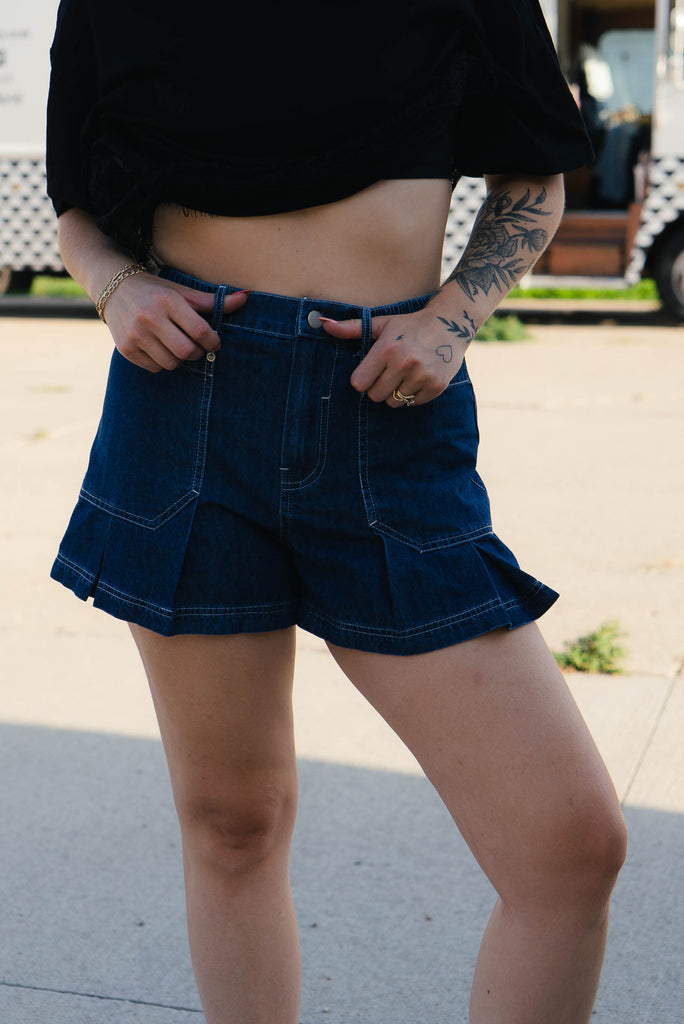 primrose pleated shorts